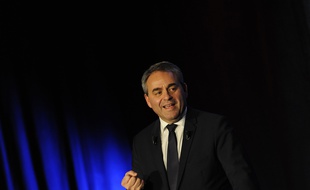 Dernier grand meeting de Xavier Bertrand pour les elections regionales Nord Pas de Calais Picardie a Valenciennes dans le nord. Le 10 decembre 2015. /ALCALAYSARAH_064904/Credit:SARAH ALCALAY/SIPA/1512110656