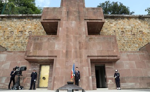 Le Mont-Valérien a été le principal lieu d'exécution de résistants et d'otages en France par l'armée allemande pendant la Seconde Guerre mondiale.