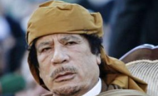 Acculé, le colonel Kadhafi joue la carte du chantage au chaos.