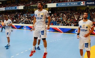 Les frères Karabatic, leurs compagnes ainsi que les autres handballeurs et le kiné ont tous quitté le service central des courses et jeux à Nanterre mardi pour rejoindre Montpellier où l'instruction sur le match présumé truqué est menée, a-t-on appris de sources concordantes.