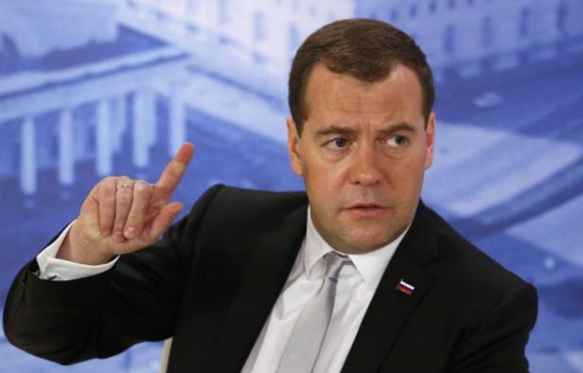 Escalade humouristique - Page 6 1200x768_premier-ministre-russe-dmitri-medvedev-20-juin-2014-a-saint-petersbourg