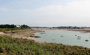 Illustration du littoral de la côte d'Emeraude, en Ille-et-Vilaine. Ici à Saint-Briac-sur-Mer.