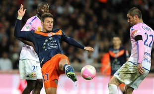 A trois journées du terme de la saison de L1, le trio de tête (Montpellier, Paris SG, Lille) se tient en cinq petits points et le suspense reste entier, alors que les déclarations de Younes Belhanda prouvent que les esprits s'échauffent chez le leader héraultais.