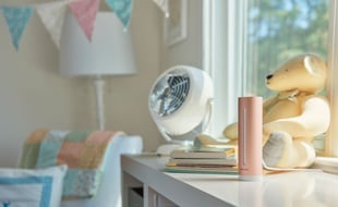 Peu à peu, les objets connectés prennent place dans la chambre de bébé.