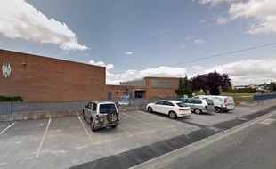 Le parking du Gymnase Carpentier, à Cambrai.