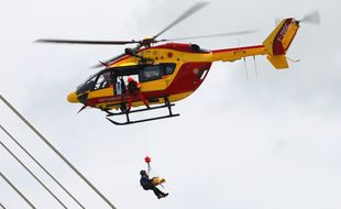 Les quatre kayakistes ont été hélitreuillés, notamment par le Dragon, l'hélicoptère du Sdis34 (illustration)