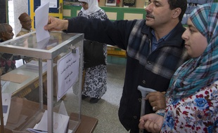 Des électeurs marocains lors des législatives, à Rabat, le 7 octobre 2016.