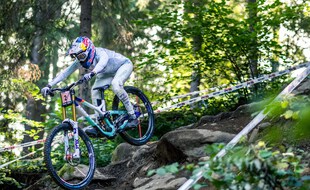 Double championne du monde, Myriam Nicole dévale des pentes allant jusqu'à 40% de dénivelé