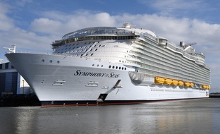 Le Symphony of the seas en cours de construction à Saint-Nazaire.