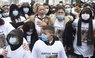 Plusieurs centaines de personnes se sont rassemblées à Nantes pour rendre hommage au garçon de 15 ans décédé.