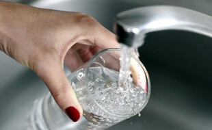 De l'eau du robinet. (illustration)