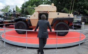 Les commandes de l'Asie ont porté à 6,5 milliards d'euros les exportations d'armes de la France en 2011 et la maintiennent dans le peloton de tête des pays exportateurs dans un marché où émergent de nouveaux concurrents, selon le rapport annuel présenté jeudi.