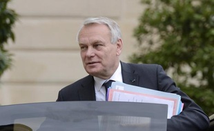 Le Premier ministre Jean-Marc Ayrault doit lever le voile lundi sur le scénario retenu pour renflouer les comptes de la branche famille de la Sécu d'ici à 2016 et l'option qui l'a finalement emporté, entre baisse des allocations pour les ménages les plus aisés et baisse du quotient familial.