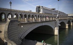 Le pont de Bercy et le ministère de l'Économie et des finances, à Paris le 1er septembre 2013.