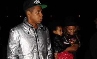 Jay Z, Beyoncé et Blue Ivy au musée du Louvre, à Paris, le 7 octobre 2014