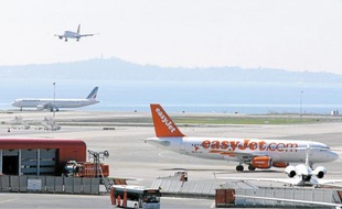 En 2011, la compagnie low-cost EasyJet a vu sa fréquentation bondir de 18 % sur la plateforme de la 5e ville de France.