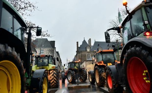 Manifestation d'agriculteurs le 22 janvier 2016 devant la préfecture de Rennes
