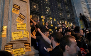 Barcelone, le 1er octobre 2018. Des personnes pro-indépendance de la Catalogne lors d'une manifesation, un an après un référendum d'autodétermination interdit par Madrid