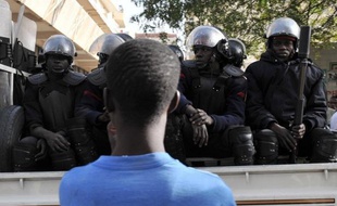 La campagne pour la présidentielle de dimanche touche à sa fin au Sénégal où des divisions apparaissent au sein de l'opposition sur la nécessité d'un report du scrutin en raison de violences et d'interrogations sur l'impartialité des organes de régulation de l'élection.