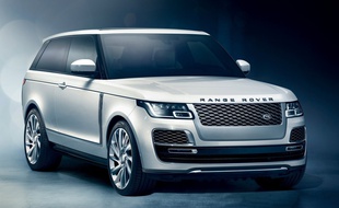 Evocation du tout premier Range Rover, le SV Coupé est un véhicule d'exception assemblé à la main.