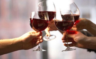 Les Français consomment de moins en moins de vin (illustration).