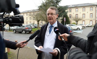 Gilles Brassier, président de la commission médicale d'établissement du CHU de Rennes, pendant une conférence de presse le 18 janvier 2016, à Rennes