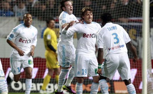 La joie des Marseillais après le but de Gabriel Heinze face au Paris Saint Germain, le 20 mars 2011