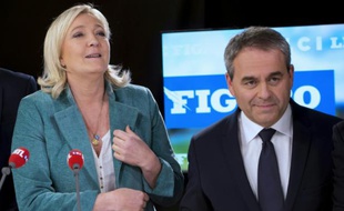 Marine Le Pen et Xavier Bertrand le 9 décembre 2015 sur le plateau de France 3 à Lille