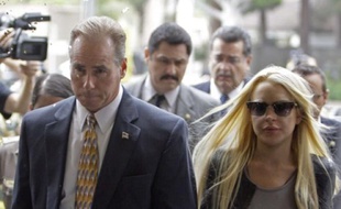 Lindsay Lohan à son arrivée au tribunal de Beverly Hills le 20 juillet 2010 avant d'aller purger sa peine de prison.