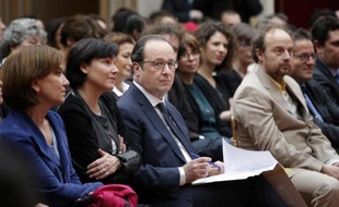 François Hollande lors de la cérémonie "La France s'engage" le 10 mars 2015 à l'Elysée à Paris