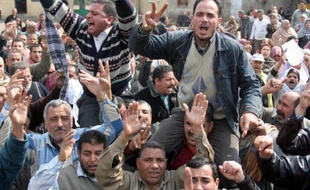 Au moins une personne a été tuée et 237 blessées mercredi lors de heurts entre partisans et opposants du président islamiste Mohamed Morsi en Egypte, dernier épisode en date des troubles dans ce pays profondément divisé, selon le ministère de la Santé.