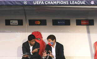 Nasser Al-Khelaïfi et Leonardo en grande discussion à la veille de la finale de la Ligue des champions entre le PSG et le Bayern Munich, le 23 août 2020.