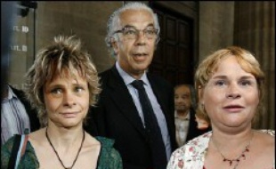 La chambre de l'instruction de la cour d'appel de Bordeaux va examiner jeudi l'appel du Dr Laurence Tramois et de l'infirmière Chantal Chanel, renvoyées devant la cour d'assises de la Dordogne pour une affaire d'euthanasie concernant une patiente cancéreuse en fin de vie.