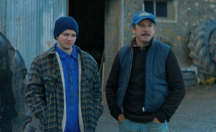 Anthony Bajon et Guillaume Canet dans«Au nom de la terre» de Edouard Bergeon