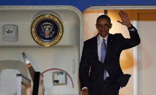 Le président Barack Obama à son arrivée à l'aéroport Stansted le 21 avril 2016 à Londres