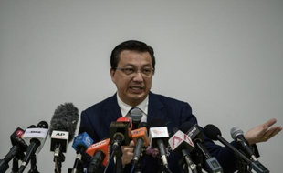 Le ministre malaisien des Transports lors d'une conférence de presse à Kuala Lumpur, le 12 août 2015