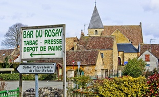 Le village de Saint George du Rosay dans la Sarthe.