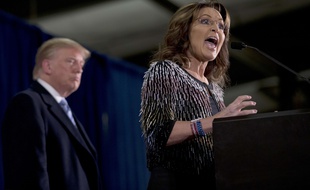 Les républicains Sarah Palin et Donald Trump lors d'un meeting dans l'Iowa, le 19 janvier 2016.