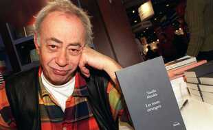 L'écrivain franco-grec Vassilis Alexakis, au Salon du livre de Paris en 2003.