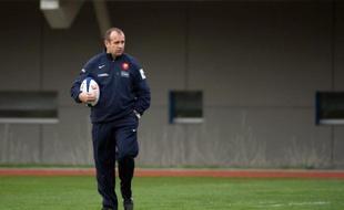 Le nouvel entraîneur du XV de France Philippe Saint-André et ses adjoints Yannick Bru et Patrice Lagisquet ont dirigé leur premier entraînement lundi au Centre national de Marcoussis, à moins de deux semaines du début du Tournoi des six nations contre l'Italie le 4 février.