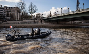 La brigade fluviale de la préfecture de police de Paris. (Illustration)