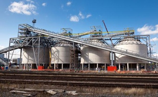 Les installations dédiées à la biomasse dans la centrale électrique de Drax, en Angleterre.