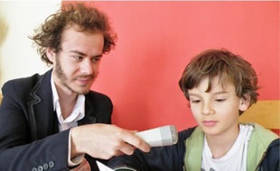 Enlil Albanna a enregistré les voix de sept enfants, dont celle de Théo (10 ans).