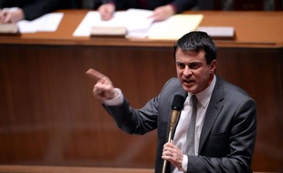 C'est une petite révolution: début septembre, les Français pourront saisir directement, en ligne, la "police des polices" en cas de dérapages des forces de l'ordre, une réforme voulue par Manuel Valls mais critiquée par certains qui y voient une "stigmatisation" des policiers.