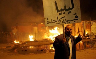De violents affrontements entre partisans du fédéralisme et opposants à cette option consistant à diviser la Libye en trois régions autonomes, ont fait des victimes à Benghazi (est), a-t-on appris auprès de sources médicales dont les bilans divergeaient.
