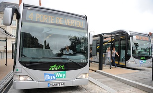 Nantes, 26/08/2010 La ligne 4 du Bus Way
