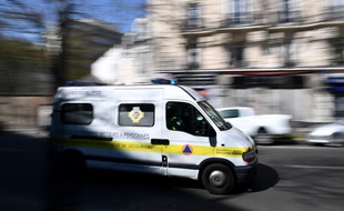 Un véhicule d'urgence en intervention à Paris, le 26 mars 2020. (illustration)