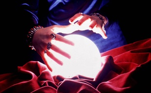 Une boule de cristal.