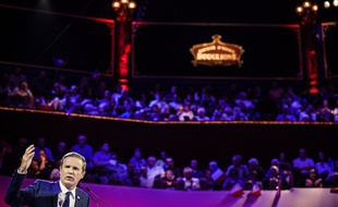 Nicolas Dupont-Aignan au Cirque d'Hiver.