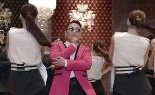 Extrait du clip de Psy «Gentleman».